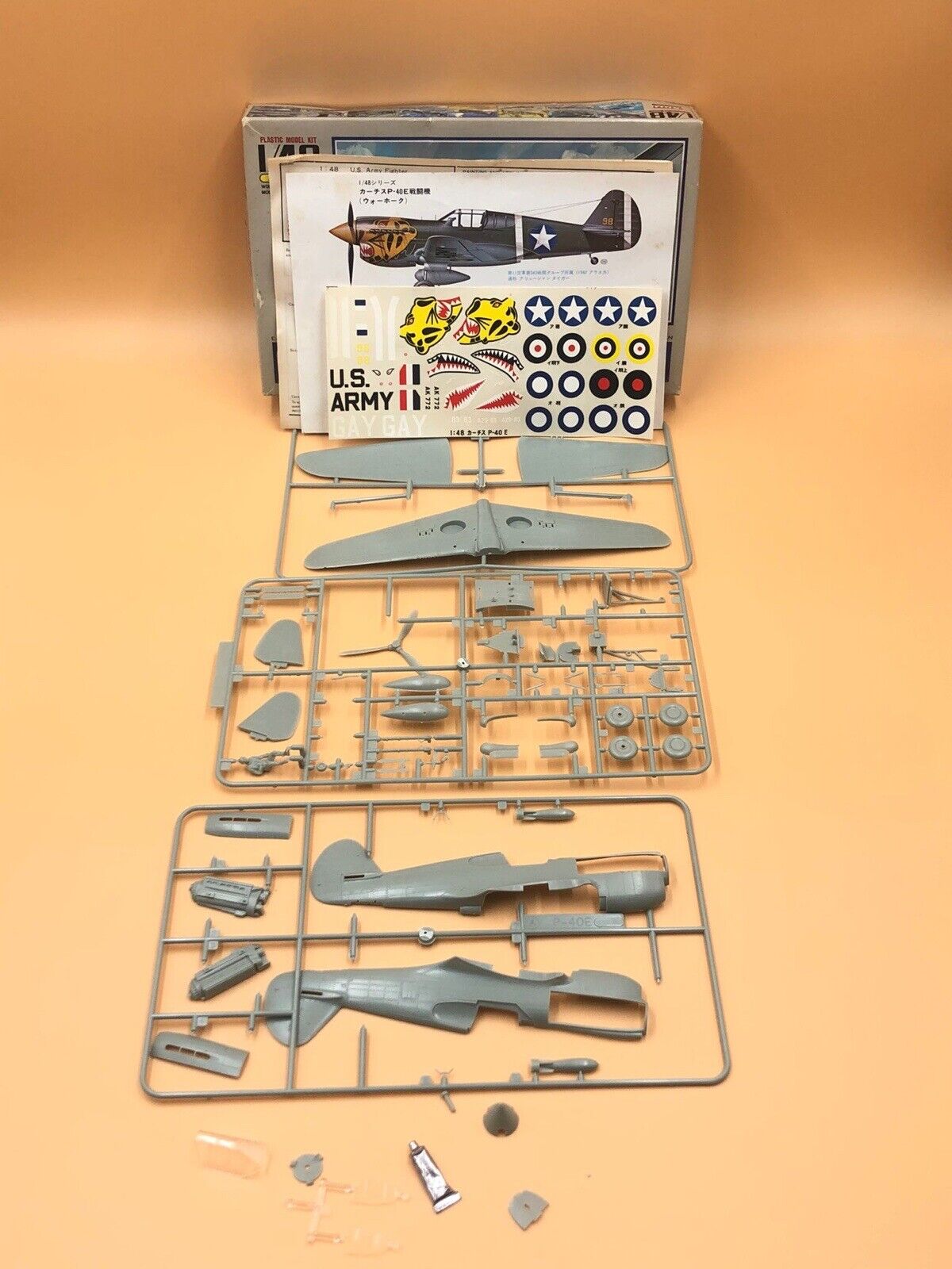 Curtiss P-40E Warhawk ARII | No. A332-600 | 1:48