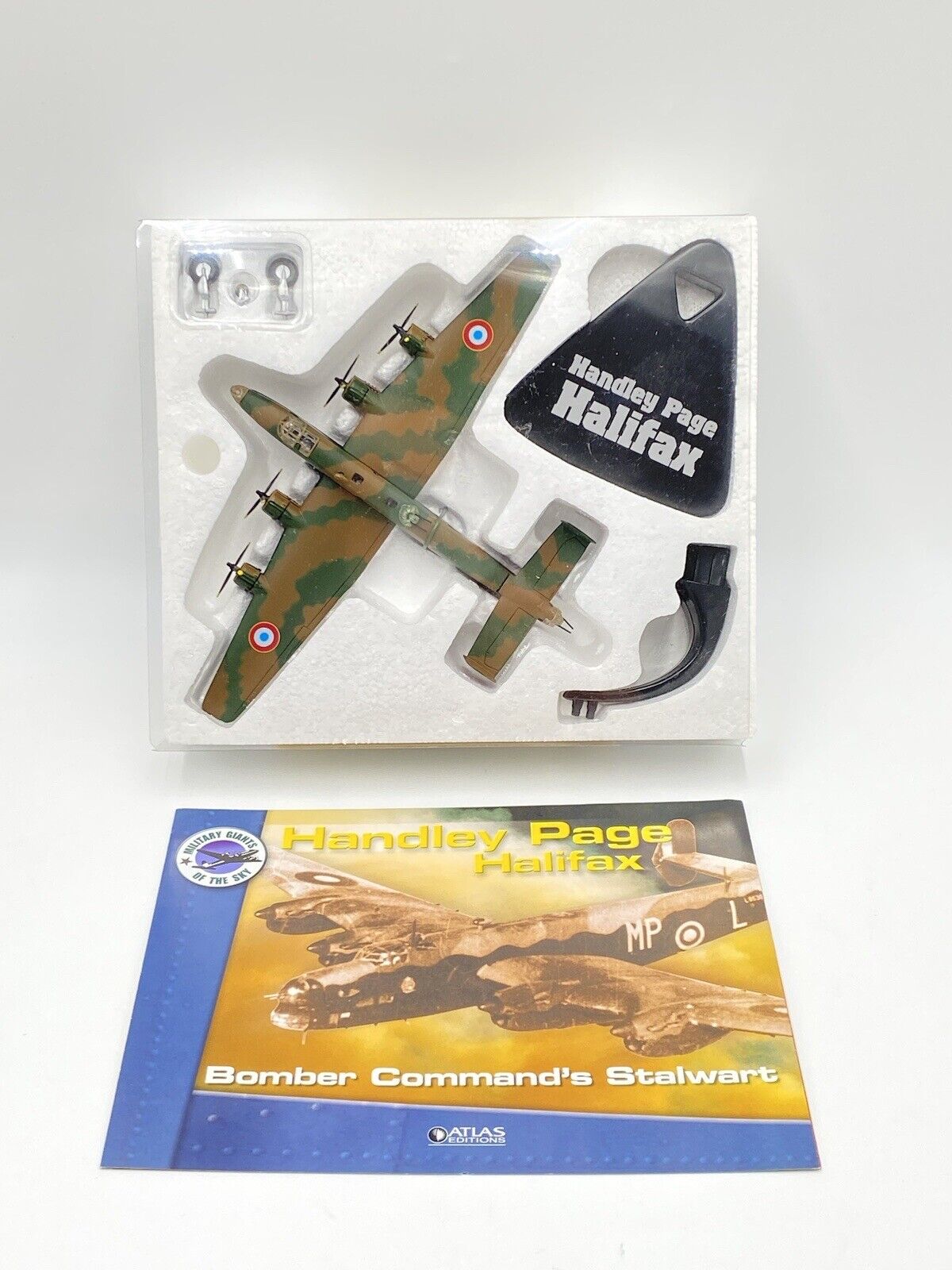 Atlas Diecast - Handley Page Halifax - Military Giants of the Sky - Scale 1:144