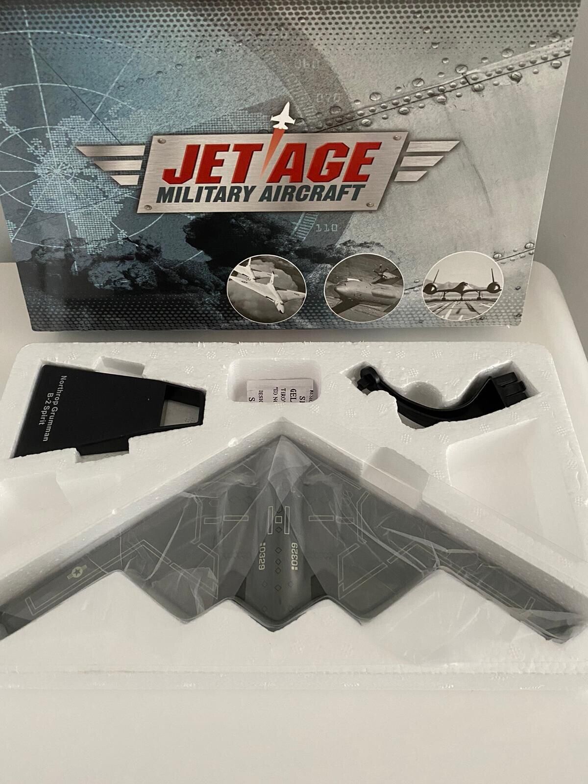 Atlas Editions - Jet Ace 6 x Model Diecast Military Aircrafts 6x Coasters & DVD