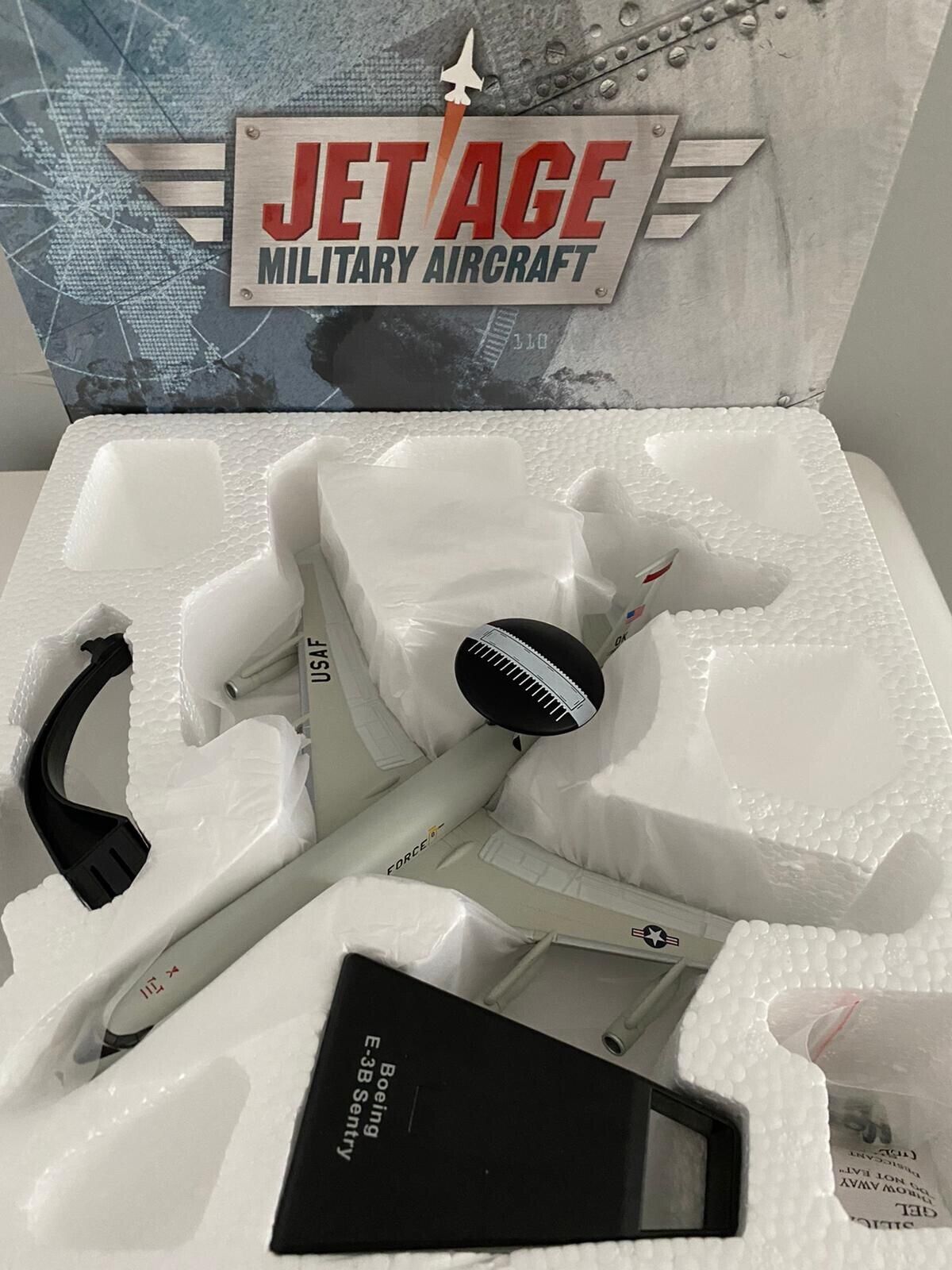 Atlas Editions - Jet Ace 6 x Model Diecast Military Aircrafts 6x Coasters & DVD