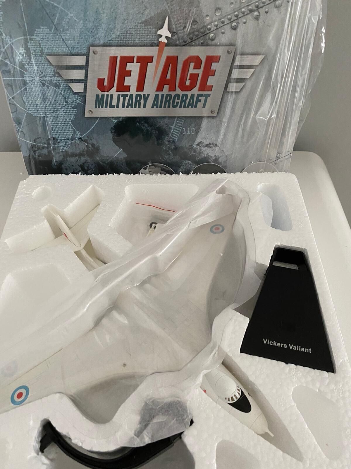 Atlas Editions - Jet Ace 6 x Model Diecast Military Aircrafts 6x Coasters & DVD